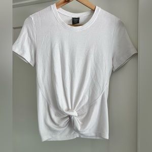 Knot front basic white Tee